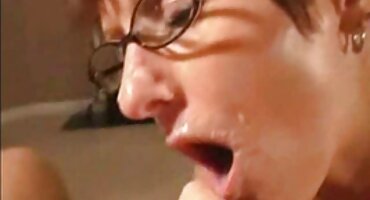 Los hombres vieron hermosas chicas desnudas culo y se las follan