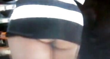 Hunk ebano-ebony le da a una chica ciega el primer sexo de su vida