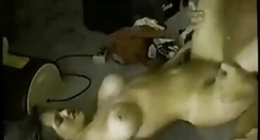 Joven rusa follada por un chico en su casa después de salir