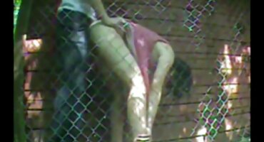 El joven, comenzó a ayudar a conseguir orgasmos y anunció que se estaba follando a una chica rusa adulta lista para rociarlo con semen