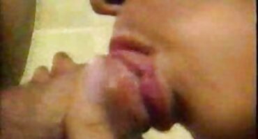 Si no hay bragas en los coños, entonces debes darles una polla