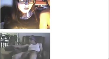 La chica chupó a un hombre y lo folló al máximo