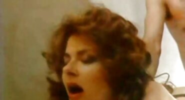 Novia pelirroja sin experiencia se rindió a un tipo desagradable