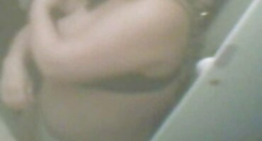 La boca de la belleza hambrienta estaba bastante en mal estado por una gran polla