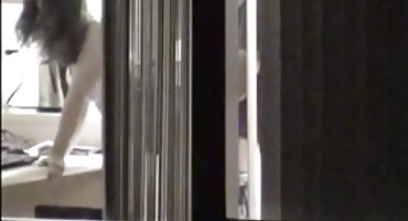 La cámara tampoco se avergonzó, solo para llegar al orgasmo