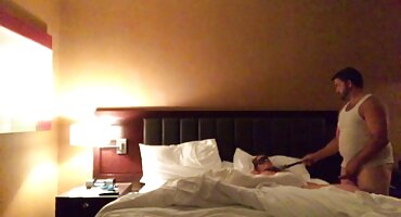 Bella ero: morena madura follada apasionadamente en la ducha